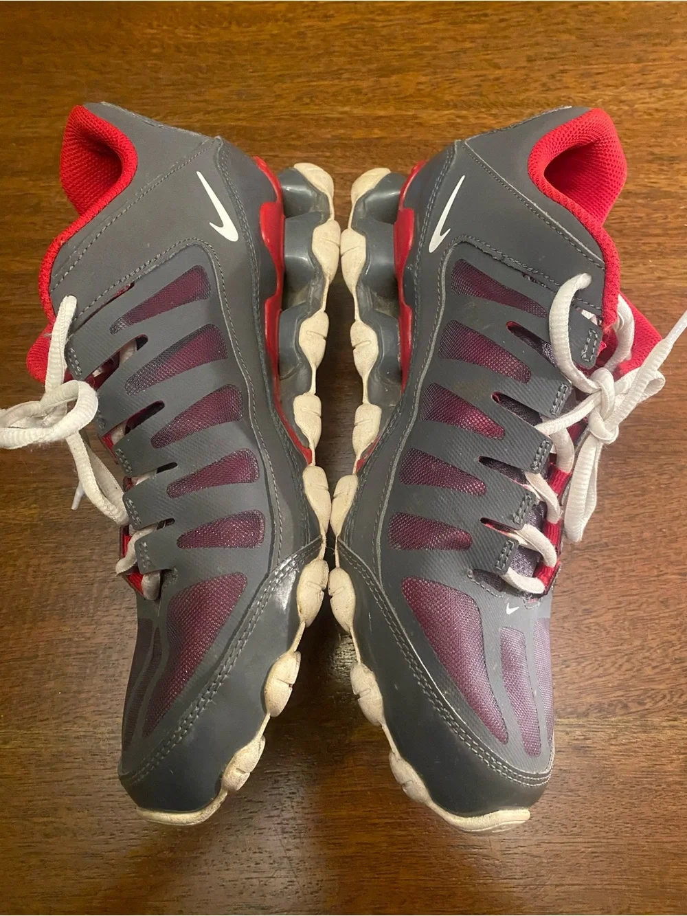Nike Reax men’s size 8 Gray and red Athletic Sneakers with White Laces